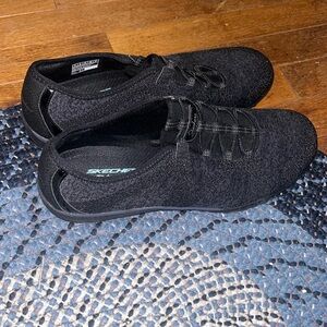Sketchers Memory Foam Sneakers